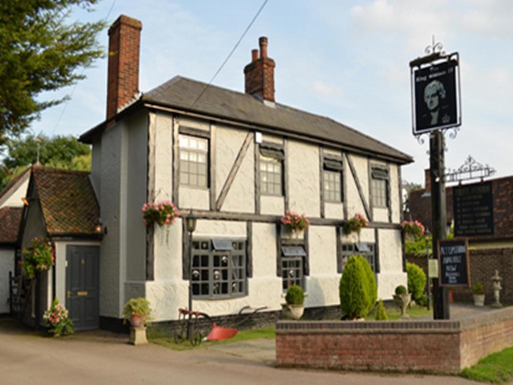The King William IV Bed & Breakfast Royston Exterior photo