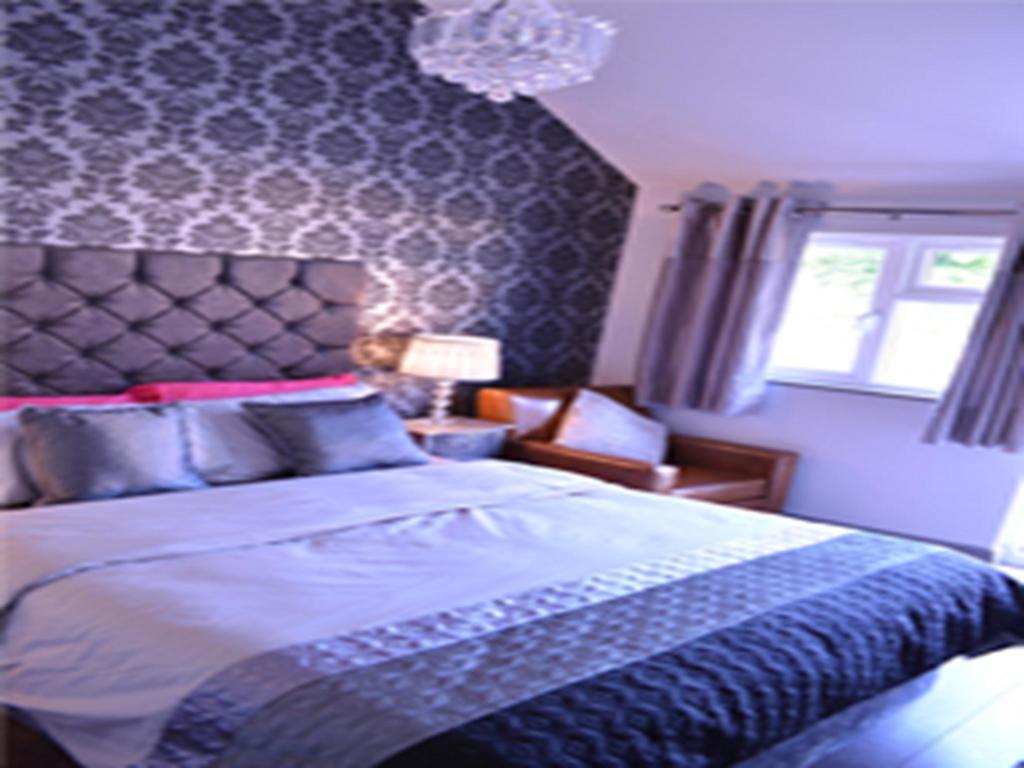 The King William IV Bed & Breakfast Royston Room photo